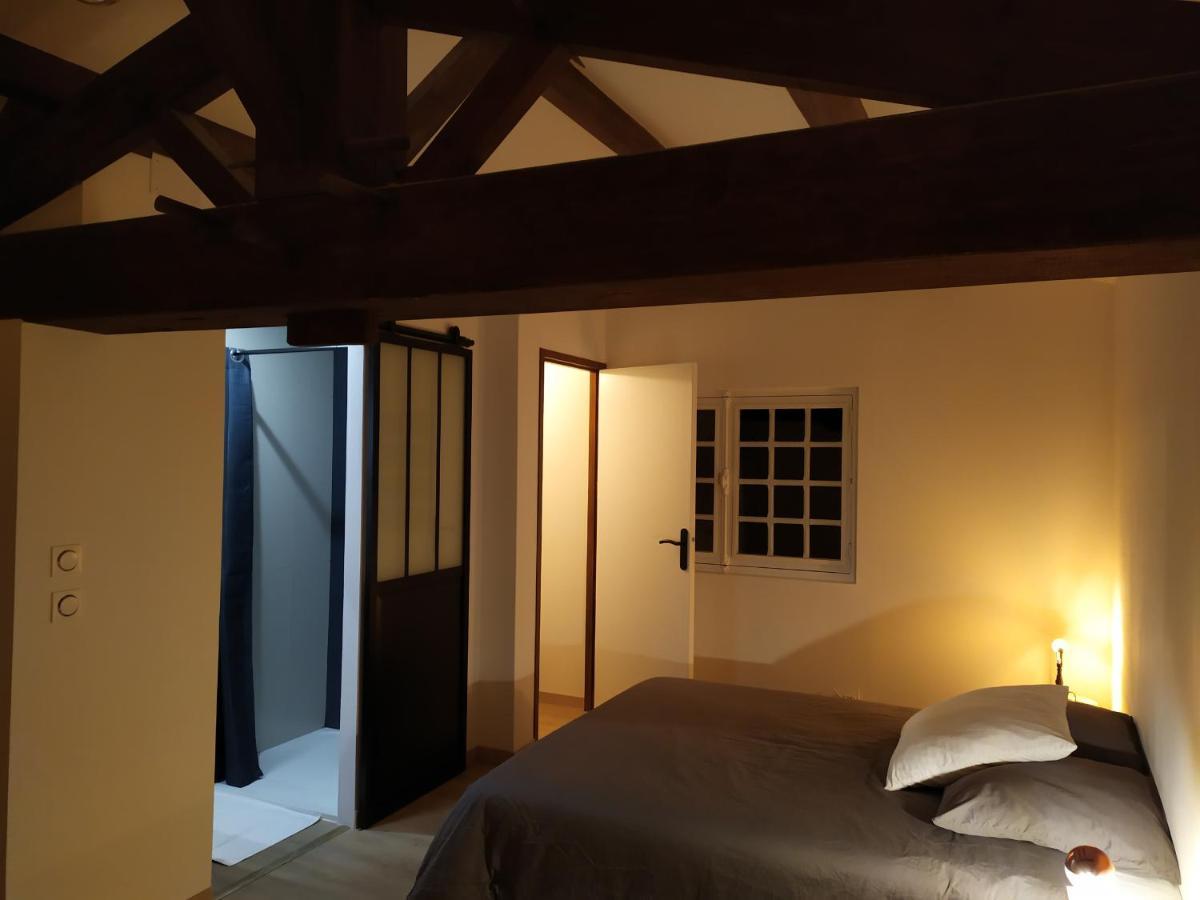 Les Gites Des Beaux Chenes Mortagne-sur-Sevre 外观 照片