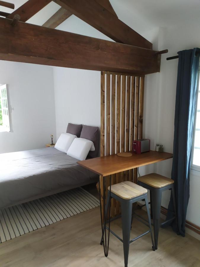 Les Gites Des Beaux Chenes Mortagne-sur-Sevre 外观 照片